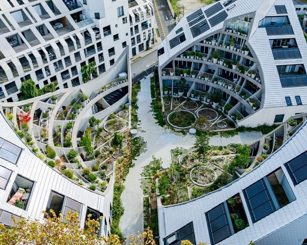 La Vallée Verte Landscaped inner courtyard at La Vallée Verte by MVRDV in Bordeaux