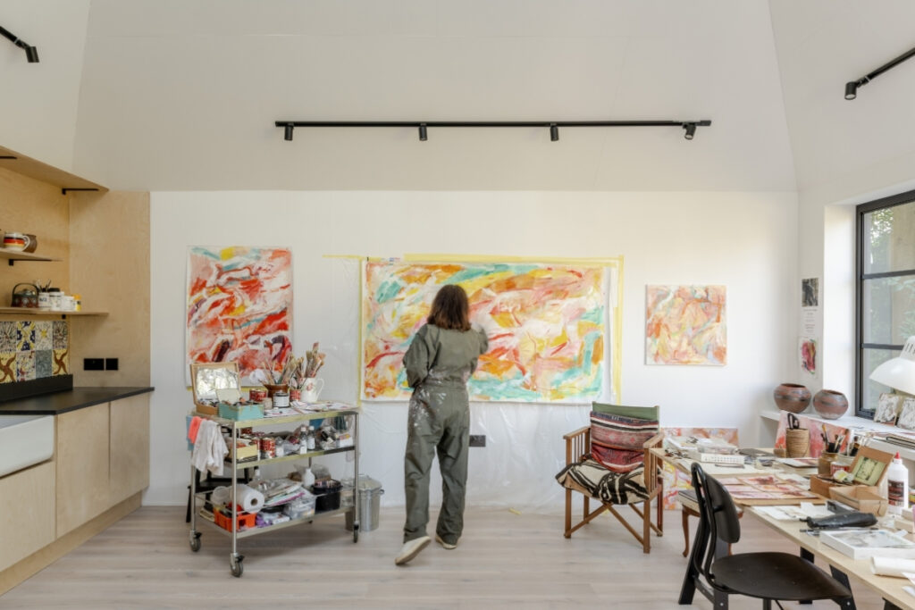 annes-art-studio-richmond-bell-architects (17) Anne Terselius Claridge working inside Anne’s Art Studio by Richmond Bell Architects